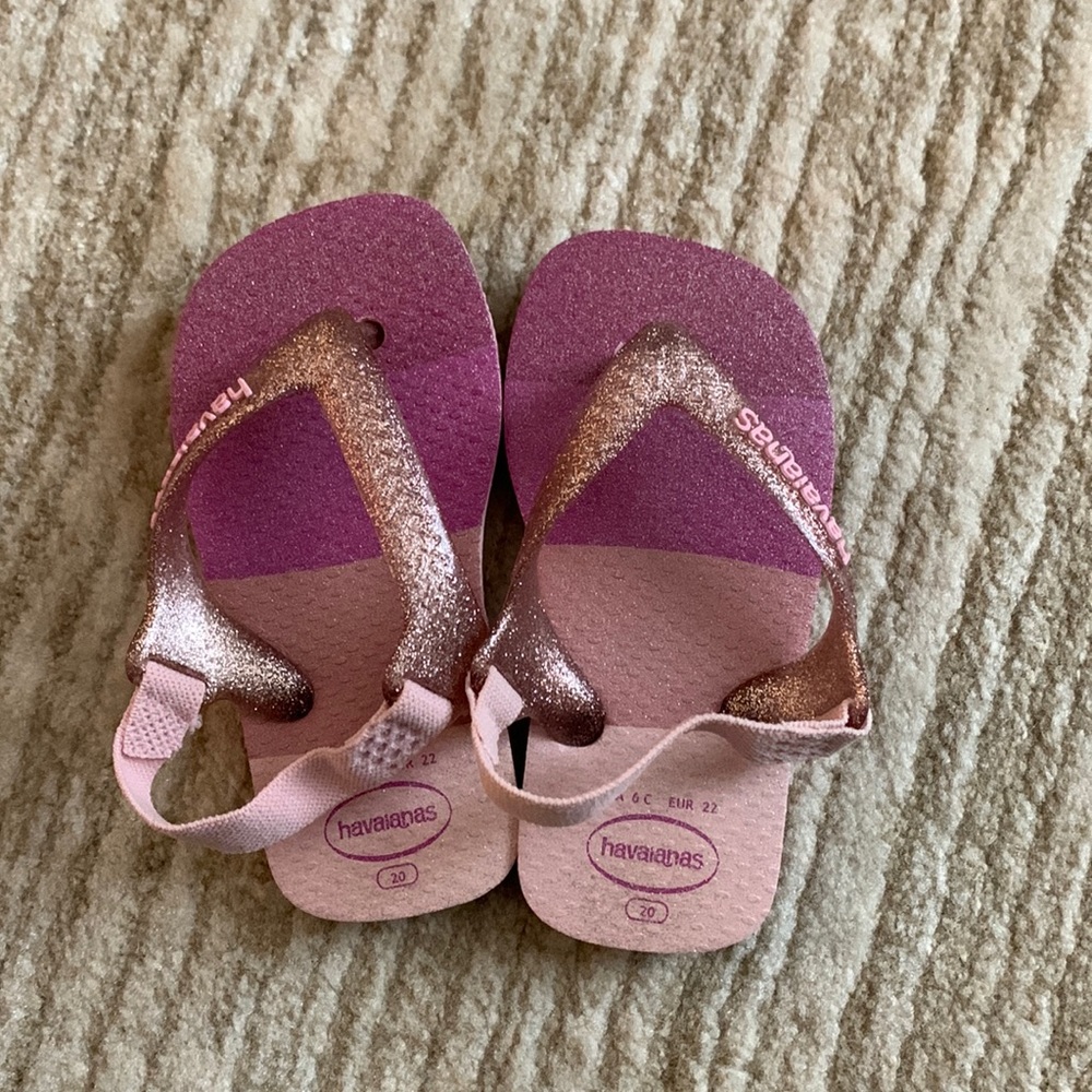 Size 6 toddler Havaianas flip flops